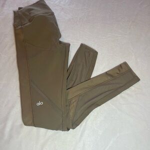 ALO Yoga Light Beige High-Rise Leggings